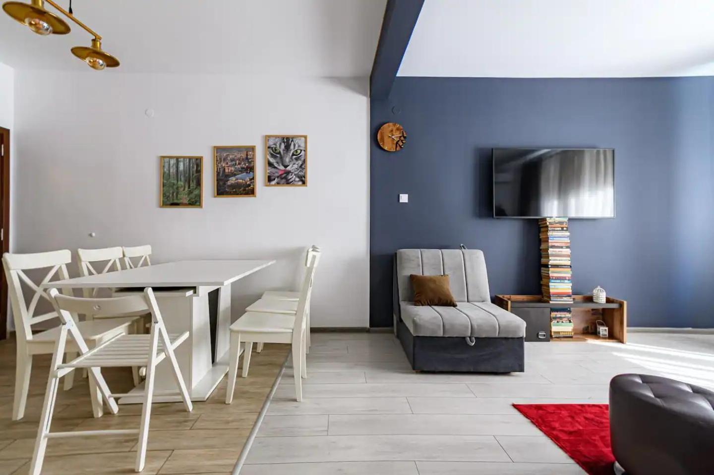 דירות סופיה 10 Seconds Away From The Main Street, Free Secured Parking מראה חיצוני תמונה