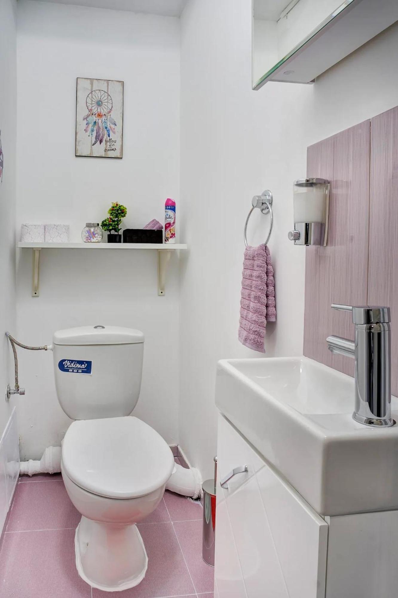 דירות סופיה 10 Seconds Away From The Main Street, Free Secured Parking מראה חיצוני תמונה